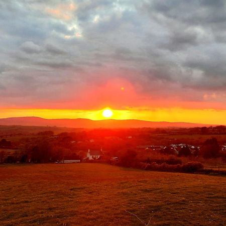 Summit Camping Kit Hill Cornwall Panoramic Views Grass Pitch From 15Pn Or Bella Bell Tent 75Pn 卡林顿 外观 照片