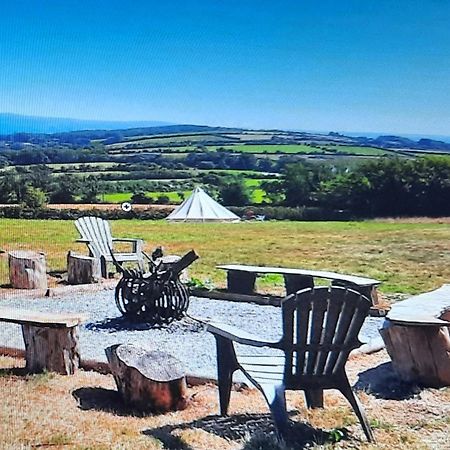 Summit Camping Kit Hill Cornwall Panoramic Views Grass Pitch From 15Pn Or Bella Bell Tent 75Pn 卡林顿 外观 照片