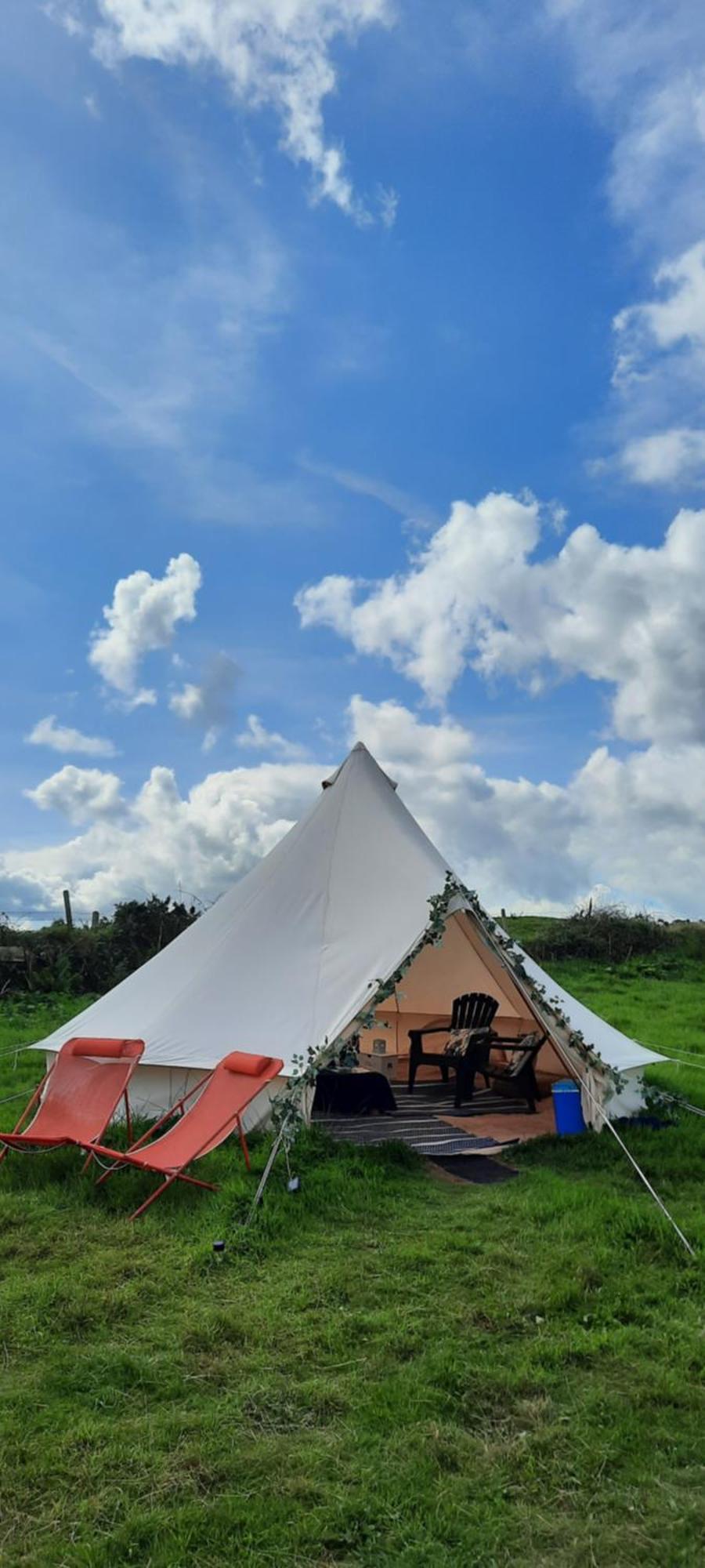 Summit Camping Kit Hill Cornwall Panoramic Views Grass Pitch From 15Pn Or Bella Bell Tent 75Pn 卡林顿 外观 照片